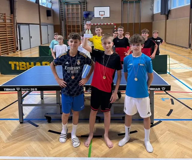 Nach einem nervenaufreibenden Entscheidungssatz konnte sich Christian Rockenschaub diesmal den Titel sichern und wurde Tischtennis-Schulmeister. | Foto: Sport/Mittelschule Schubertviertel