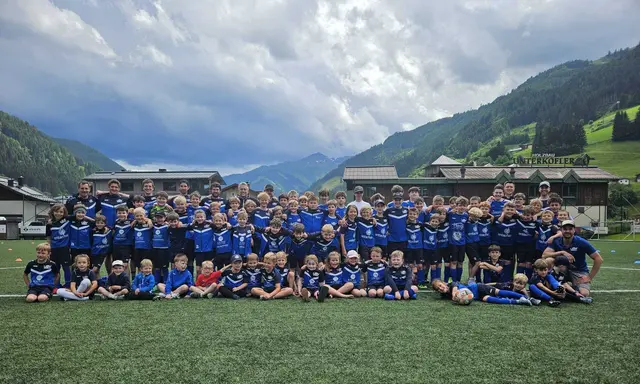 Ein besonderer Höhepunkt war das Elfmeterturnier, bei dem sich die Eltern-Kind-Teams spannende Duelle lieferten. | Foto: Mathias Ganitzer USV Großarl