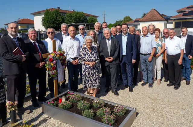 An der Gedenkveranstaltung nahmen neben Ratzenböcks Familie zahlreiche Vertreter aus Politik, Kirche und Seniorenbund teil. | Foto: OÖ Seniorenbund