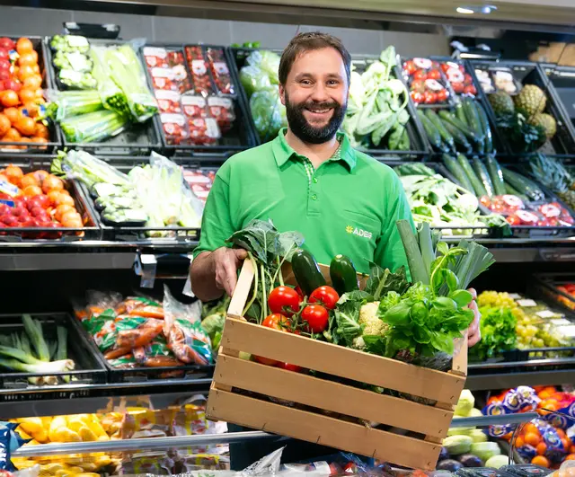 ADEG Kaufmann Bernd Blaas legt großen Wert auf regionale und frische Produkte. | Foto: ADEG Blaas/ Weissengruber &amp; Partner