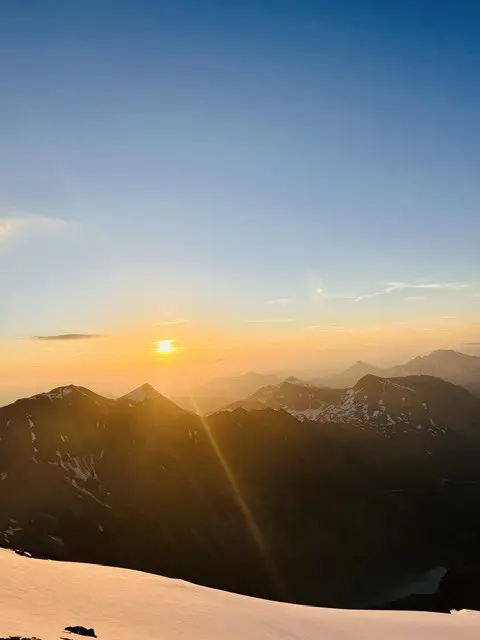 Sonnenaufgang in den Bergen. | Foto: Hannes Stöger