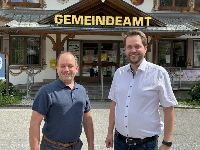 Markus Kerber (li) wird Florian Klotz als Bürgermeister von Holzgau nachfolgen. Klotz wird Landtagsabgeordneter. | Foto: MeinBezirk/Günther Reichel