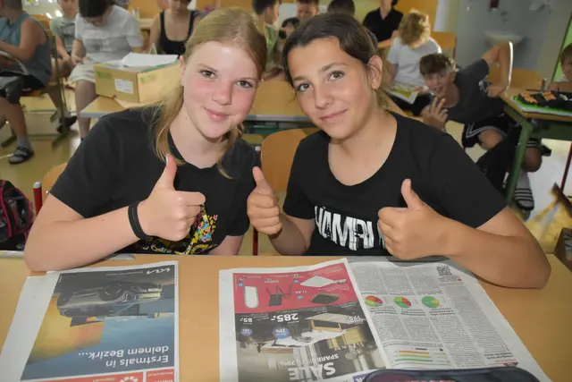 Daumen hoch - die Feedbacks der Schülerinnen und Schüler waren echt positiv. | Foto: Mittelschule Bernstein