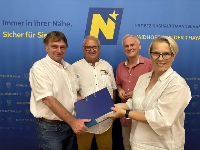 Übergabe an die Gemeinde Dietmanns | Foto: Daniel Schmidt