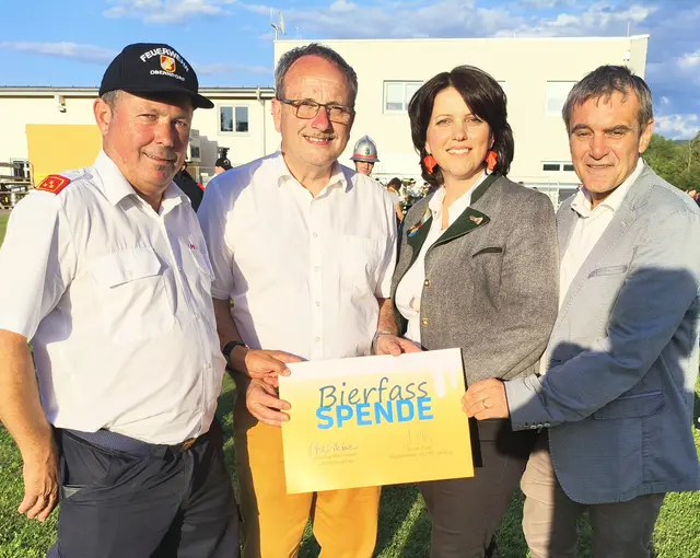 Bierfass-Spende für die Feuerwehr in Oberndorf als Zeichen der Wertschätzung für den freiwilligen Einsatz im Melktal
 | Foto: Volkspartei Bezirk Scheibbs