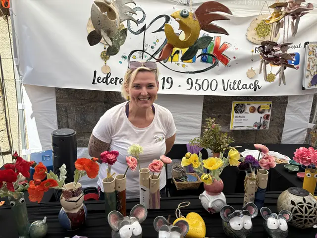 Mit dabei ist natürlich auch Birgit Schäfer, sie betreibt den Keramikladen "BirAMIK" in der Lederergasse.  | Foto: meinbezirk.at/Birgit Gehrke