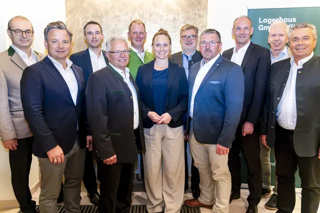 Generaldirektor Johannes Schuster (RWA), Rudolf Schwarz, David Wondra, Hermann Lauter, Thomas Steiner, Viktoria Hutter, Günther Hiermann, Albin Haidl, Alexander Pilarski (RWA), Walter Götzl (RWA) und Günter Zaiser. | Foto: RLH