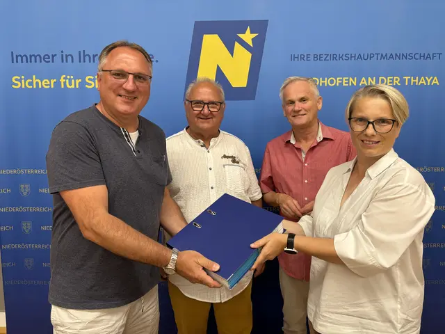 Übergabe an die Gemeinde | Foto: Daniel Schmidt