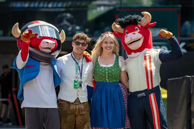 Piloten und Fans wurden zünftig empfangen.