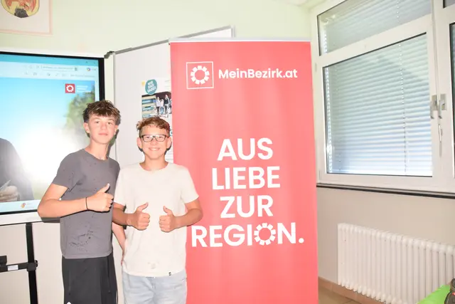 Die Schüler fanden die Fotosession mit MeinBezirk besonders lässig. | Foto: Mittelschule Bernstein