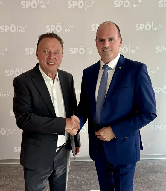 Generationenwechsel erfolgreich vollzogen: Hannes Weninger übergibt an Rene Zonschits. | Foto: zVg SPÖ NÖ