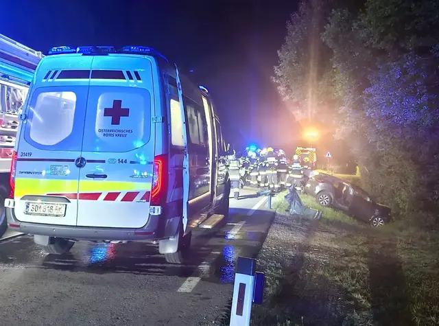 Die Feuerwehr und die Rettungskräfte waren nach dem Unfall auf der L 217 im Einsatz.