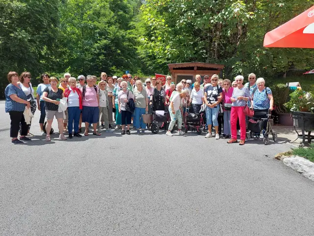 Die Teilnehmerinnen und Teilnehmer des Pensionistenausfluges genossen einen erlebnisreichen Tag im Kaisertal und am Walchsee bei herrlichem Sommerwetter. | Foto: Pensionstenverband