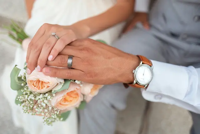 An Tagen mit Schnapszahlen wird besonders gerne geheiratet, so auch im Burgenland.  | Foto: unsplash / Drew Coffman