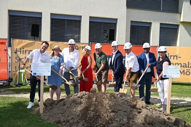 Spatenstich für denn neuen Schulcampus Reichenfels mit Bürgermeister Manfred Führer und LH Daniel Fellner. | Foto: LPD Kärnten/Bachhiesl