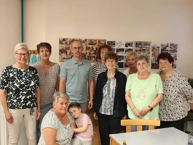 Die geschickten Hände der Damen verhelfen der Volkshilfe zu einem neuen Anhänger. | Foto: GM Ober- Grafendorf