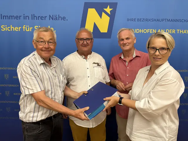Übergabe an die Gemeinde Thaya | Foto: Daniel Schmidt