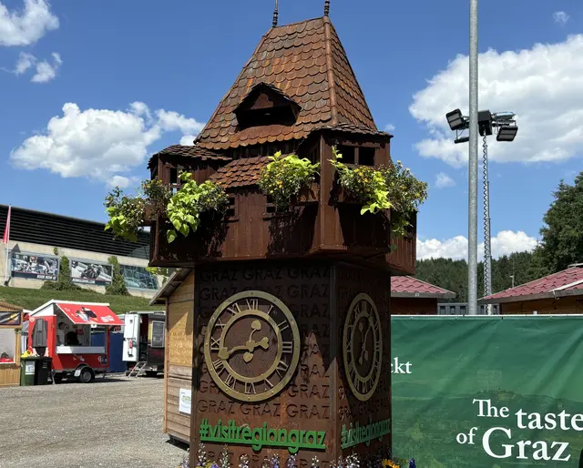 Der Uhrturm steht jetzt auch am Red Bull Ring.