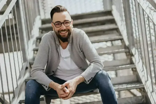 Philipp Pflügl, Bezirksvorsitzender der Jungen Wirtschaft Bezirk Scheibbs: "Es verdient viel Respekt, wenn junge Unternehmer wie Thomas Scharner den Mut haben, Verantwortung zu übernehmen, zu investieren und einen Familienbetrieb wie das Gasthaus Hendorf in St. Georgen an der Leys weiterzuführen." | Foto: Gründerland Niederösterreich