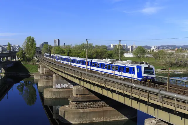 Am 3. Juli fährt der 4020er-Zug seine letzte Fahrt.  | Foto: Initiative Bahnkultur