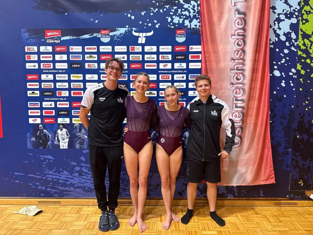 Stefan Aichhorn (Betreuer), Katrin Wagner, Lea Obermüller und Klaus Lederhilger | Foto: © TV-Enns