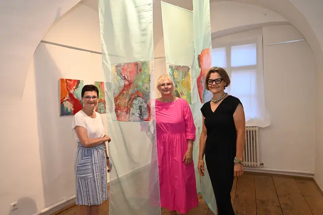 Bürgermeisterin Dagmar Händler mit Ursula Hammerschick und Astrid Zwick
 | Foto: Pohl