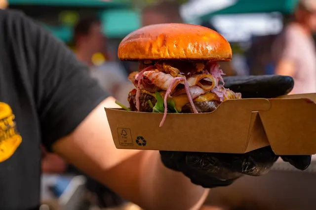 Hungrig verlässt wohl niemand den Streetfood Market.  | Foto: Karin Wernig