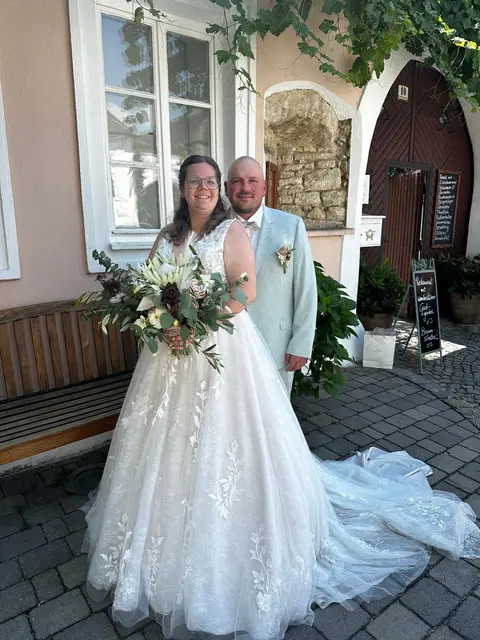 Am 26.6. gaben sich Sabrina und Oliver in kleinem Rahmen das "Ja"-Wort.  | Foto: Sabrina Reischl