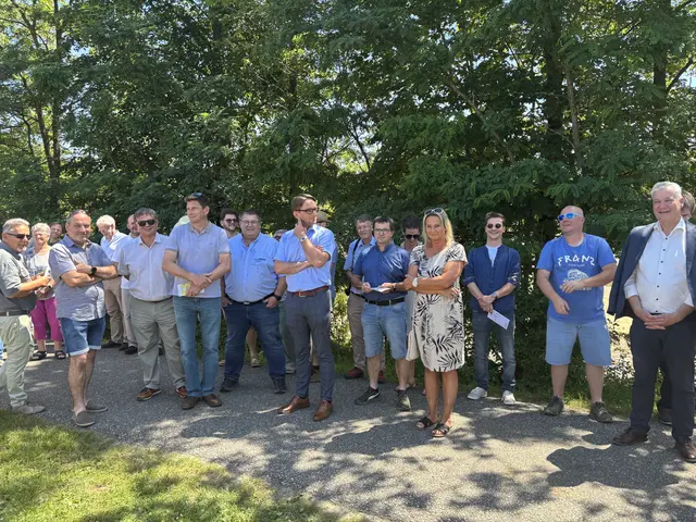 Viele Ehrengäste sind gekommen. | Foto: Martina Schweller