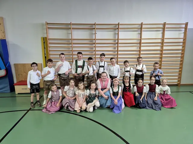 Das sind die jungen "Salfoaner Trachtler", die sich über weitere Verstärkungen freuen würden. | Foto: Salfoaner Trachtler