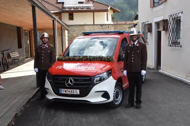 Der neue Mannschaftstransporter ersetzt das bisherige Fahrzeug, das nach Nordmazedonien transferiert wurde. | Foto: BFV-IL/Graiff