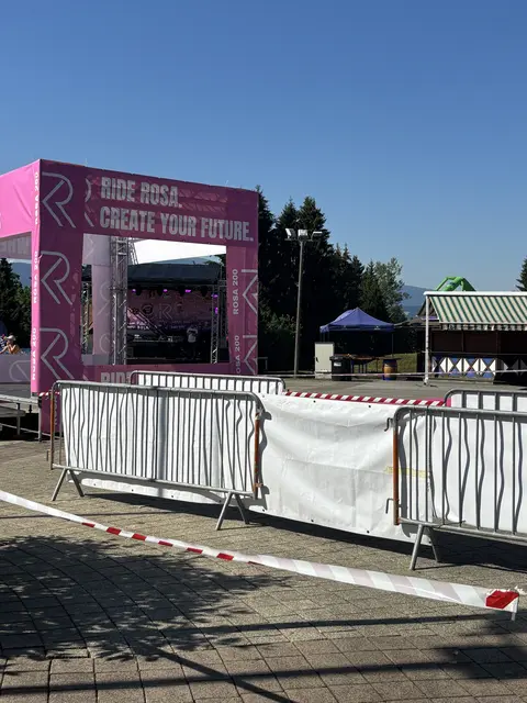 Am Bauernmarktgelände war noch wenig los, am Samstag startet hier die ROSA200 zum zweiten Mal. | Foto: MeinBezirk.at/Chiara Kresse