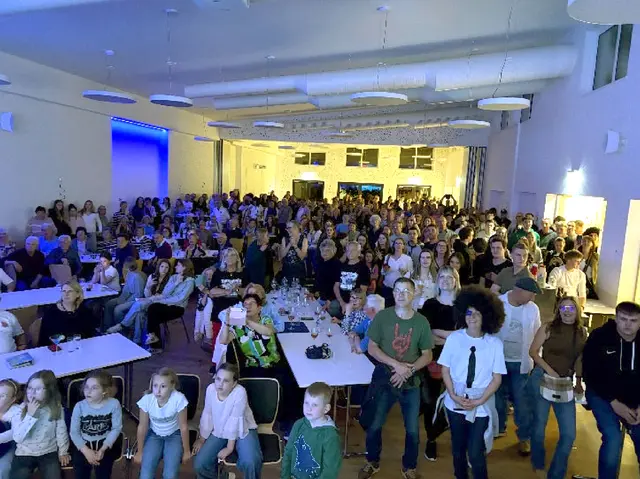 Die ESC-Feier sorgte für ein volles Gemeindezentrum. | Foto: Gemeinde Halbturn
