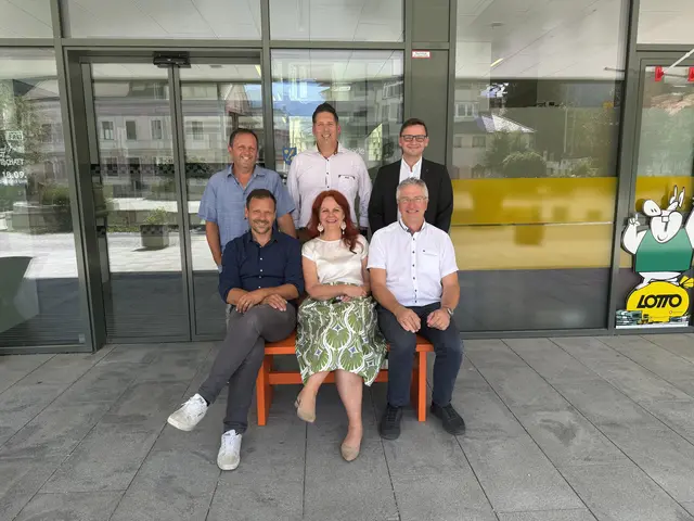 LR Cornelia Hagele inmitten von PV-Obmann Bgm. Florian Riedl, Bgm. Josef Saxer, Bgm. Mario Nocker, Bgm. Karl Mühlsteiger und Bgm. Walter Kiechl | Foto: VP Tirol