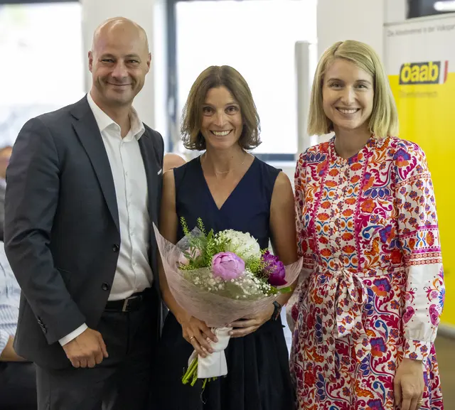 Von links: Vizebürgermeister Martin Hajart, ÖAAB Linz-Obfrau Elisabeth Manhal und Landesobfrau LH-Stellvertreterin Christine Haberlander (alle ÖVP). | Foto: Hörl
