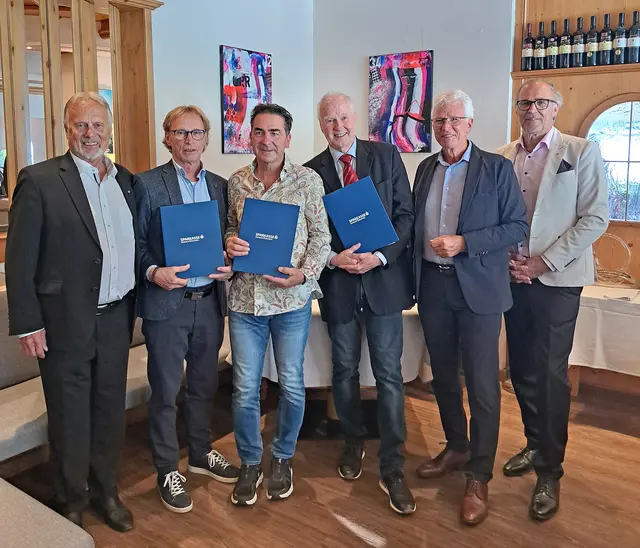 v.l.n.r.: Egon Neuner (Vorstand Anteilsverwaltungssparkasse Schwaz), Wilfried Erler, MSc., Ing. Stefan Pratzner, Peter Hörhager, Präsident KommR Mag. Harald Wanke (Vereinsvorsteher Sparkassenverein Sparkasse Schwaz), Dr. Walter Hörtnagl (Vorstand Anteilsverwaltungssparkasse Schwaz)
 | Foto: Sparkasse