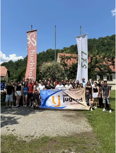 Der Landjugend Bezirksvorstand lud zum Volkstanz in die LFS Buchhof ein. | Foto: Privat