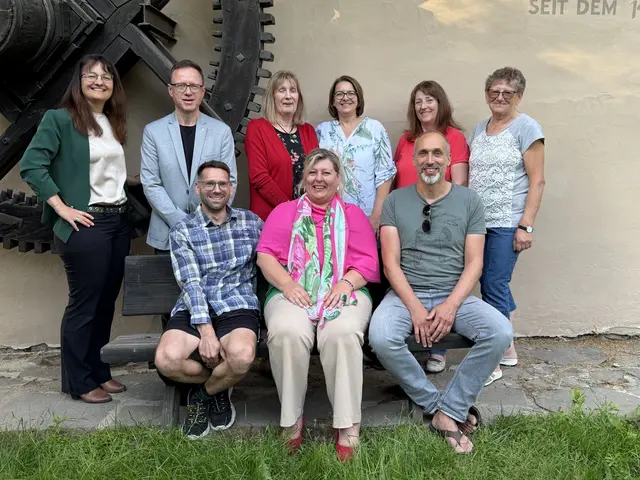 Die Idee einer Freiluftklasse von Lehrer Alexander Siegl (vorne r.) hat bereits zahlreiche Unterstützer gefunden. | Foto: privat