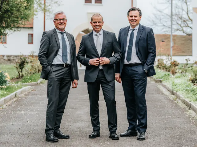 Das erweiterte Führungstrio der Raiffeisenbank Leibnitz (v.l.): Peter Wippel mit Alexander Schauperl und Andreas Draxler | Foto: Silke Pendl