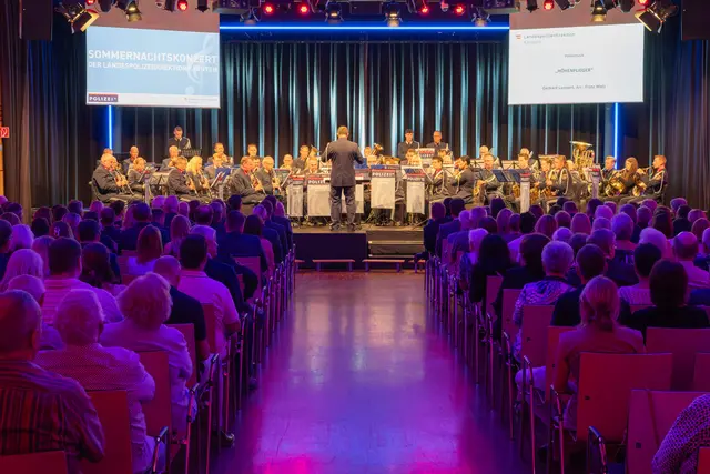 Am 25. Juni dieses Jahres begeisterten die Polizeimusik und der Polizeichor im Casineum Velden das Publikum mit einem schwungvollen Konzert.  | Foto: Polizei Kärnten