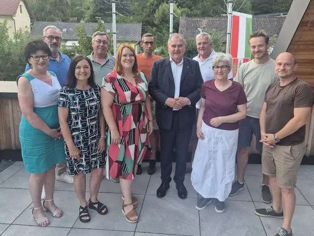 ÖVP im Piestingtal setzt auf Zusammenarbeit: VBgm. Ricki Hornung (Markt Piesting-Dreistetten), GGR Christoph Wallner (Wöllersdorf-Steinabrückl), Bgm. Sissy Hollinger (Muggendorf), Bgm. Christian Wagner (Rohr im Gebirge), Bgm. Katharina Trettler-Schiefer (Waldegg), GR Florian Ofner (Gutenstein), Landtagsabgeordneter Franz Dinhobl, Bgm. Wolfgang Stückler (Miesenbach), VBgm. Hilde Ramberger (Gutenstein), VBgm. Andreas Arnold (Miesenbach), GR Daniel Herz (Markt Piesting-Dreistetten) | Foto: VP NÖ