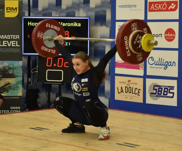 Veronika Honcharova beim Reißen von 88 kg.

Foto: Conny Högg
