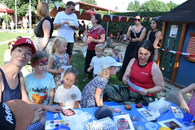  Nach dem offiziellen Teil folgten Kinderschminken und ein Kindsertheater | Foto: MeinBezirk/Josef Strohmeier