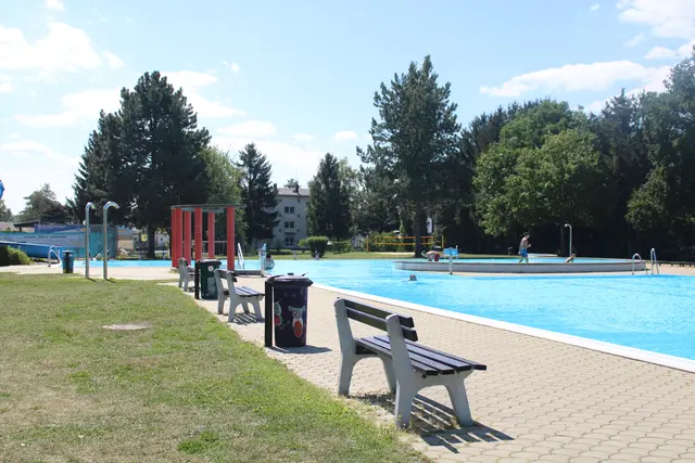 In einem Freibad in St. Barbara (hier ein Symbolbild eines anderen Freibades) war es am Donnerstag zu einem Badeunfall gekommen. | Foto: Adela Danciu