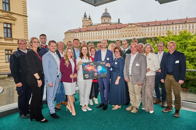Bezirksfeuerwehrkommandant-Stv. Gerhard Schweiger, Martina Hochstöger, Bezirkspolizeikommandant-Stv. Maximilian Maier, Eric Freiberger, Stadtrat Nikolaus Weinwurm, Landtagsabgeordnete Silke Dammerer, Markus Dienstbier, JW-Vorsitzender Bürgermeister Florian Weigl, WKNÖ-Bezirksstellenobfrau Karin Rosenberger, Bürgermeister Martin Leonhardsberger, Obmann Gastronomie Dietmar Schöner, Desiree Latiu, Jürgen Gottwald, WKNÖ-Bezirksstellenleiter Andreas Hofbauer, Gerlinde Redl, FiW-Vorsitzende Jasmin Fuchs, Bezirksbauernkammersekretär Johannes Fitzthum, BH-Stv. Martin Tandinger, Bürgermeister Jürgen Fellnhofer, AMS-Geschäftsstellenleiter Helmut Fischer, Bürgermeister Gerhard Bürg, Obfrau Direktvertrieb Helga Huber, Bürgermeister Günther Pfeiffer und Walter Eigenthaler