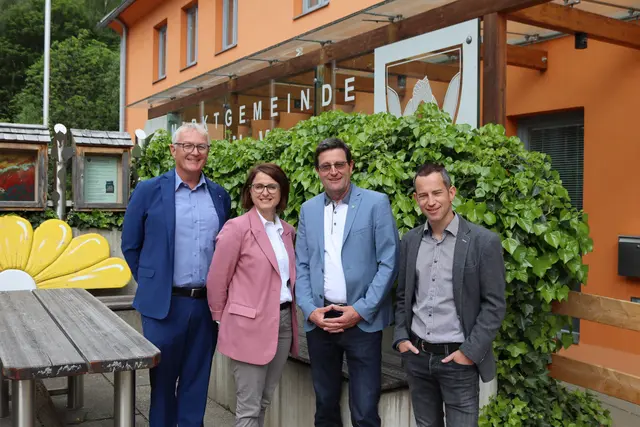 Robert Angermann, Gerlinde Peyker, Bgm. Franz Aschbacher und Mario Rauter | Foto: meinbezirk.at/Grabic