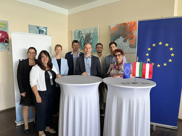 Vertreterinnen und Vertreter der Initiative Healthacross der NÖ Landesgesundheitsagentur sowie internationale Projektpartner aus Ungarn und der BDO Health Care Consultancy GmbH trafen im Rahmen des Projekts PathoCon zusammen, um die grenzüberschreitende Zusammenarbeit in der Pathologie weiter zu stärken und die Ergebnisse der Kooperation zu präsentieren. | Foto: NÖ Landesgesundheitsagentur, Initiative Healthacross