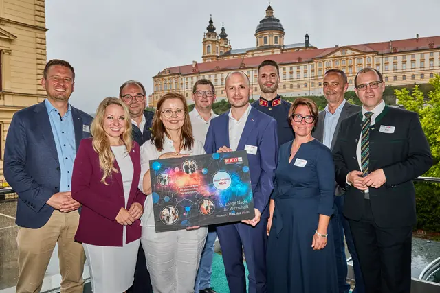 JW-Vorsitzender Bürgermeister Florian Weigl, Landtagsabgeordnete Silke Dammerer, Bezirksfeuerwehrkommandant-Stv. Gerhard Schweiger, WKNÖ-Bezirksstellenobfrau Karin Rosenberger, Bezirksbauernkammersekretär Johannes Fitzthum, WKNÖ-Bezirksstellenleiter Andreas Hofbauer, Bezirkspolizeikommandant-Stv. Maximilian Maier, FiW-Vorsitzende Jasmin Fuchs, AMS-Geschäftsstellenleiter Helmut Fischer und BH-Stv. Martin Tandinger