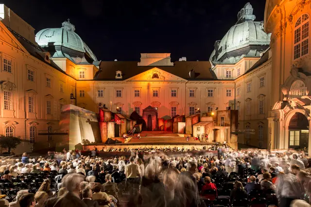 Im Kaiserhof des Stifts Klosterneuburg wird mit der operkosterneuburg 2026 Samson und Dalila aufgeführt. | Foto: Roland Ferrigato