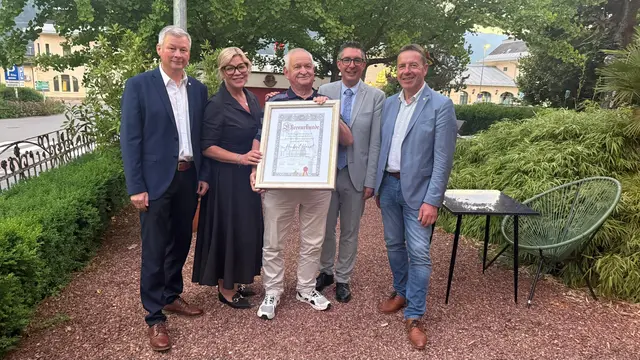 V.l.: Gemeinderat Volker Grote, Abgeordnete zum Nationalrat Tina Angela Berger, Vizekanzler a. D. Herbert Haupt, zweiter Landtagspräsident und Stadtrat Christoph Staudacher und Landesparteiobmann Erwin Angerer  | Foto: FPÖ